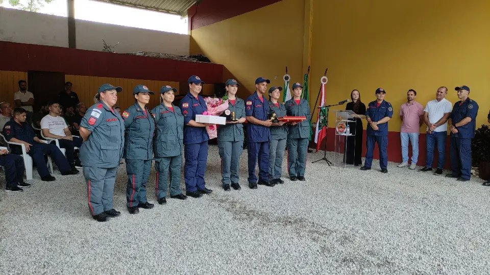 Solenidade marca troca de comando dos bombeiros em Botuverá