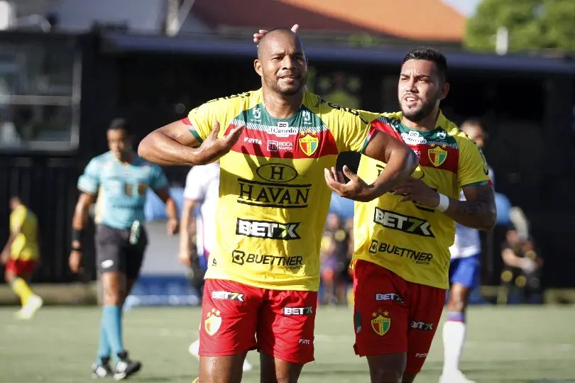 Brusque goleia o Marcílio Dias em clássico no catarinense 