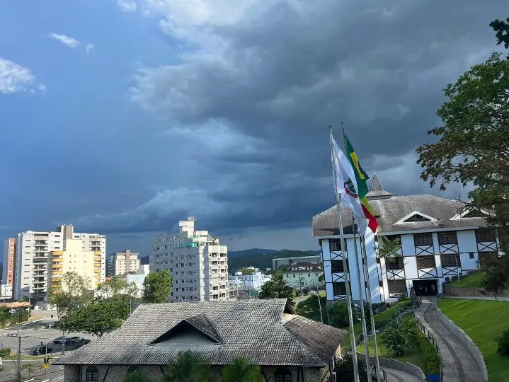Chuva intensa nesta segunda e terça-feira em Brusque