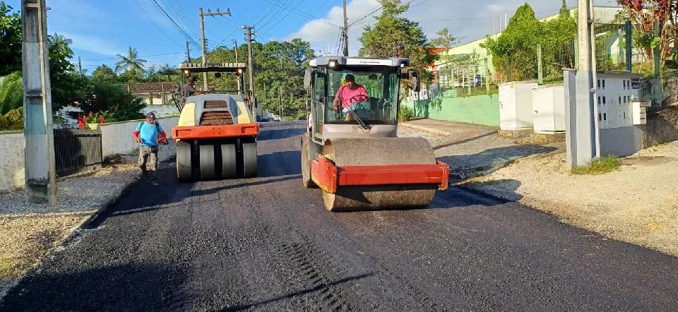 Prefeitura aplica 230 toneladas de asfalto em mutirão no fim de semana