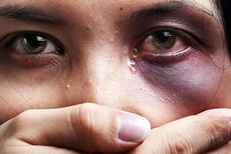 Mulher é agredida a tapas e ameaçada de morte