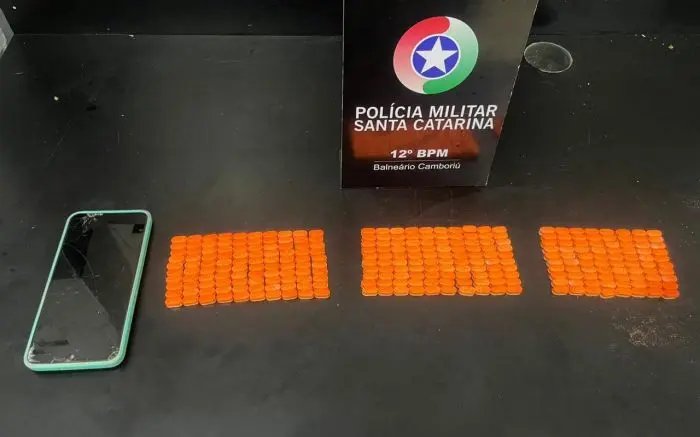 Homem é abordado com quase 300 comprimidos de ecstasy