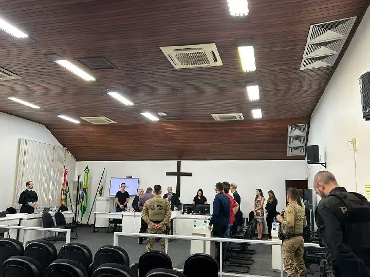 Autor de facadas, golpes de foice e tijoladas recebe 'pena leve'