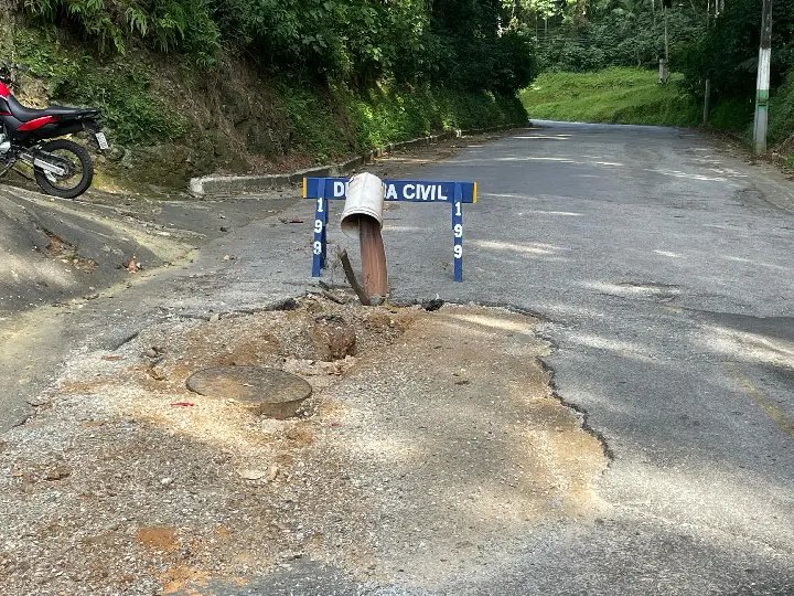 (VÍDEO) Problema na Ricardo Knihs continua e perigo aumenta
