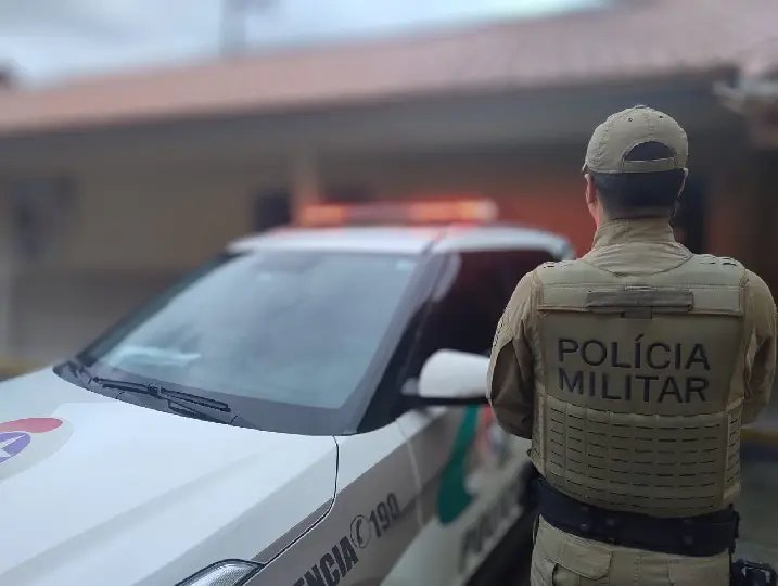PM age rápido e prende autor de roubo em festa em Brusque