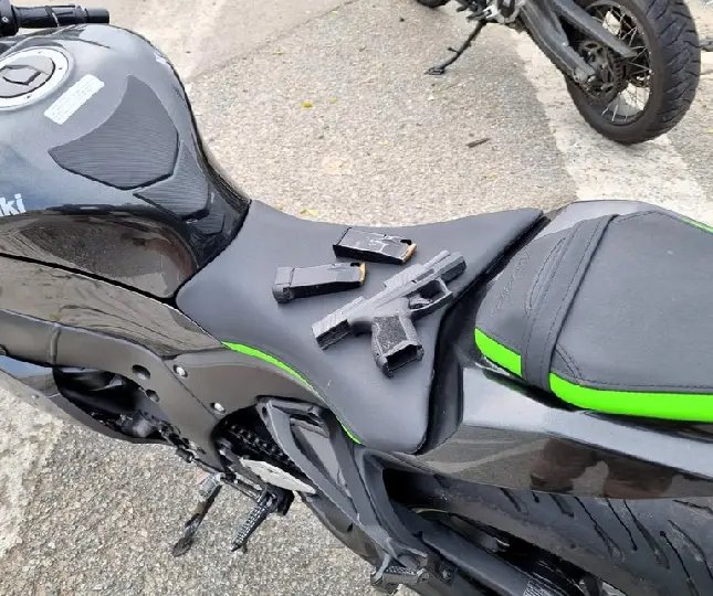 Homem procurado pela Justiça é preso com pistola carregada