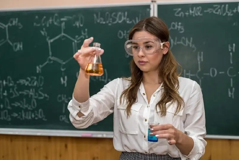 Educação anuncia processo seletivo para Professor de Ciências