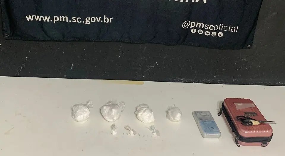 Homem de 39 anos  é preso pelo crime de tráfico de drogas