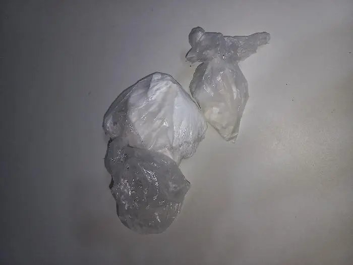 Após denúncia, polícia encontra drogas em carro