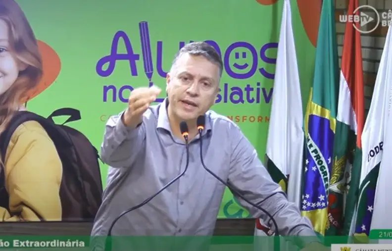 (VIDEO) Vereador critica colegas e culpa imprensa por pressão