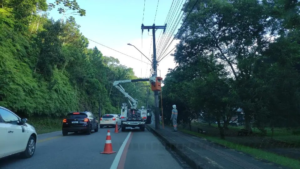 Vários bairros de Brusque amanhecem sem luz