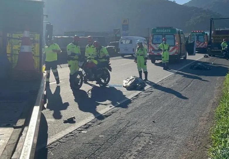 Duas pessoas morrem em acidente na BR-101