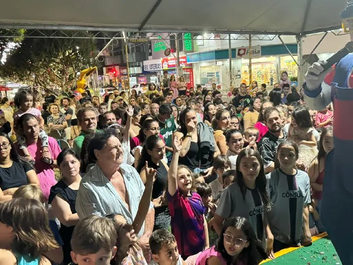 Turma do Coelho agitou a Praça Barão de Schneeburg na terça