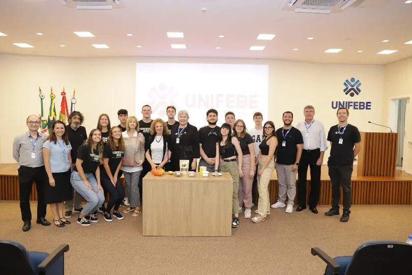 Colégio UNIFEBE recebe estudantes italianos em intercâmbio cultural  