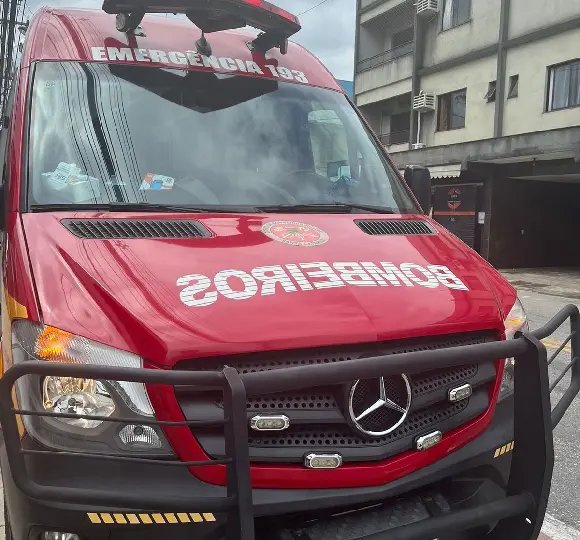 Trabalhadores ficam feridos após explosão de máquina 