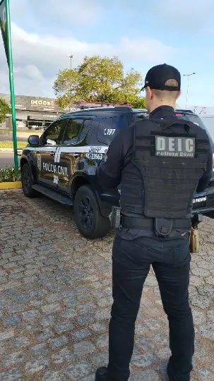 Polícia cumpre mandado contra adolescente por incitar atos extremistas