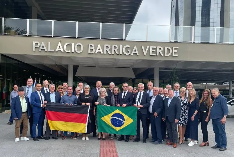 Comitiva alemã chega a SC para celebrar 200 anos da imigração