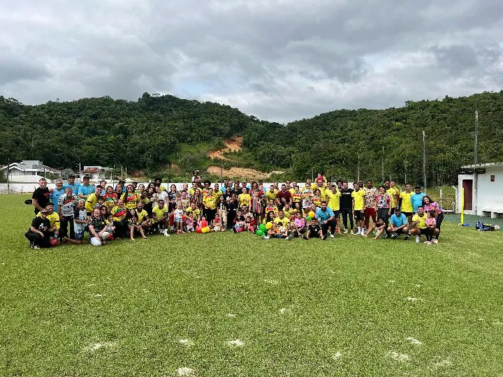 Com apoio das famílias, Brusque treina antes da viagem para Criciúma
