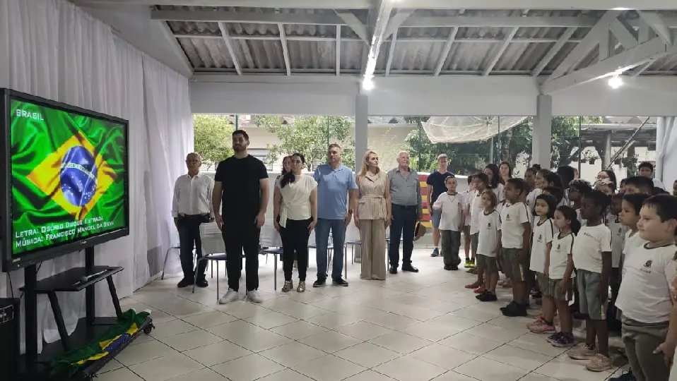 Agentes das Escolas Cívicos Militares são apresentados às autoridades