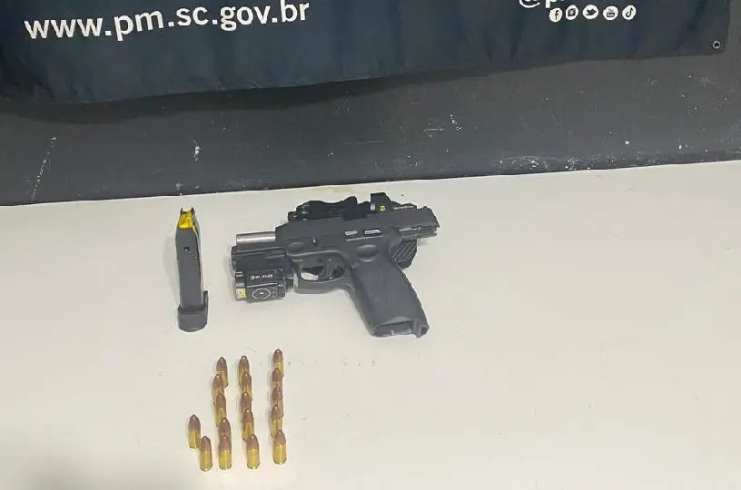 Homem armado é preso após abordagem policial
