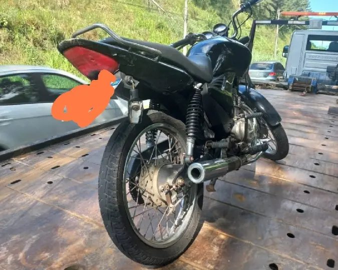 Menor de idade é flagrado dirigindo moto irregular na Ivo Silveira 