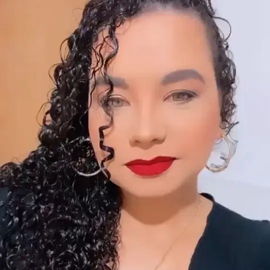 Família de jovem morta no acidente faz agradecimento pela ajuda