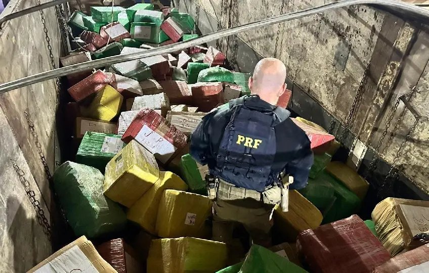 (VÍDEO) Polícia apreende mais de seis toneladas de maconha
