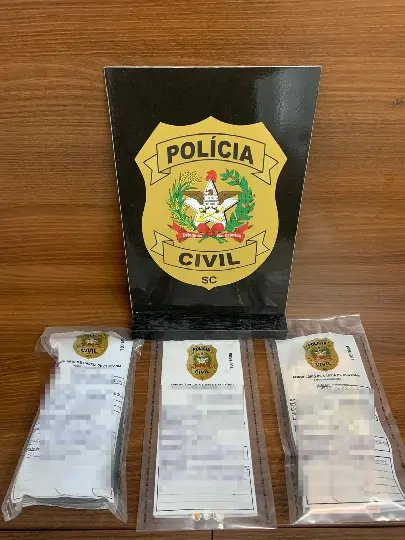 Polícia Civil prende homens por tráfico de drogas no Azambuja