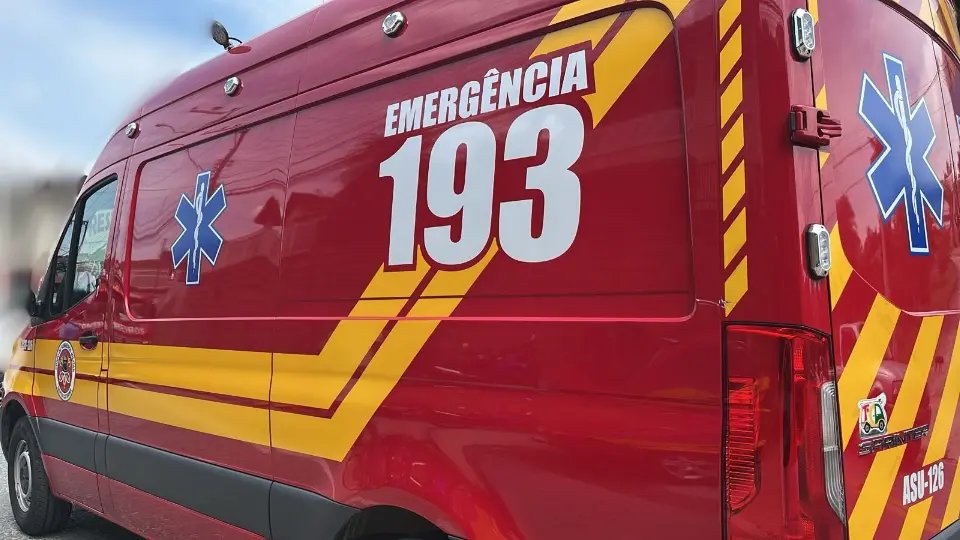 Adolescente fica com ferimentos na cabeça após acidente em Brusque  