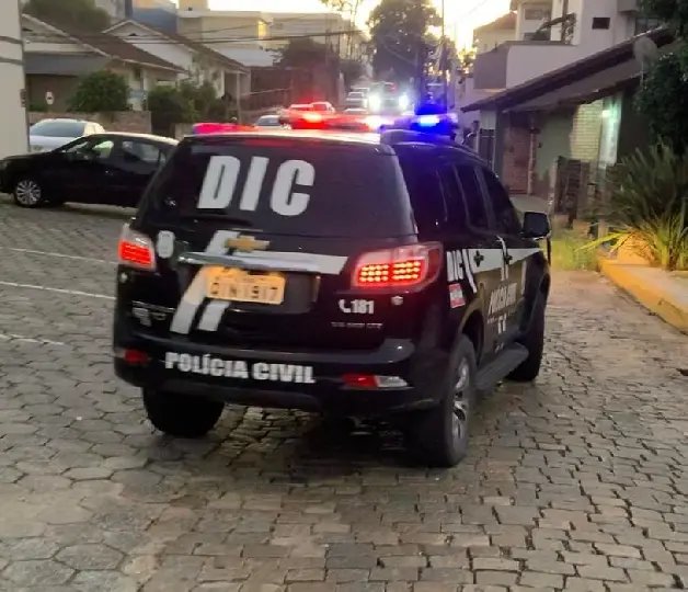Polícia cumpre mandado de prisão no bairro Bateas