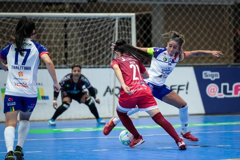 Barateiro conquista segunda vitória na Liga Futsal