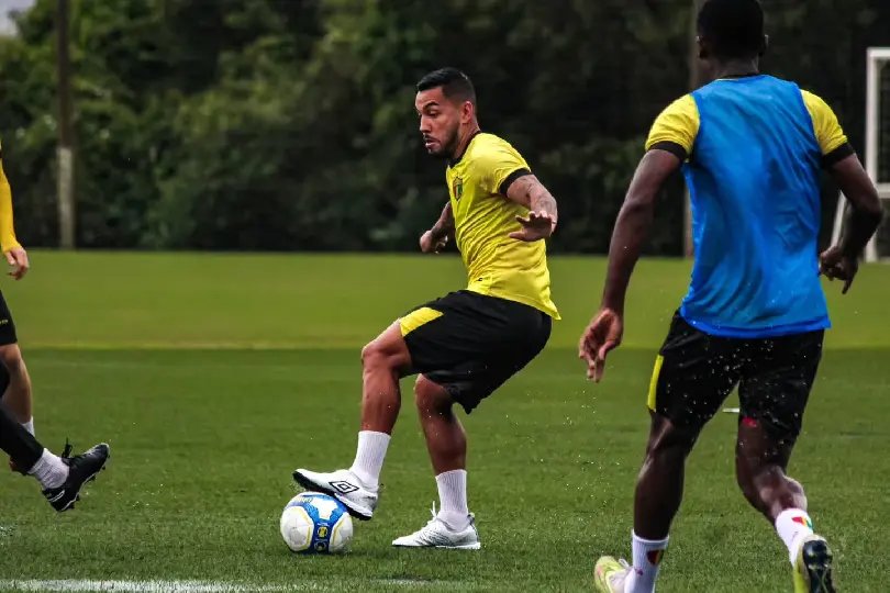 Com o mesmo retrospecto, Brusque enfrenta o Coritiba