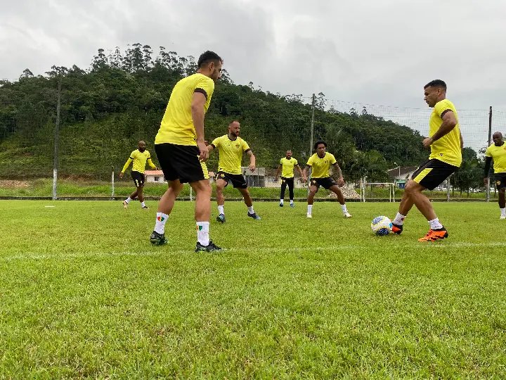Quadricolor vira a chave e foca na Copa do Brasil