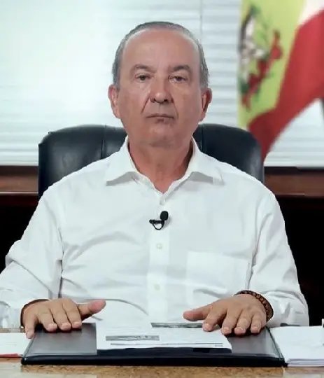 Governador diz que vai descontar do salário dos professores em greve