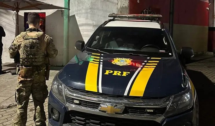 Adolescente é resgatada de exploração sexual em boate 