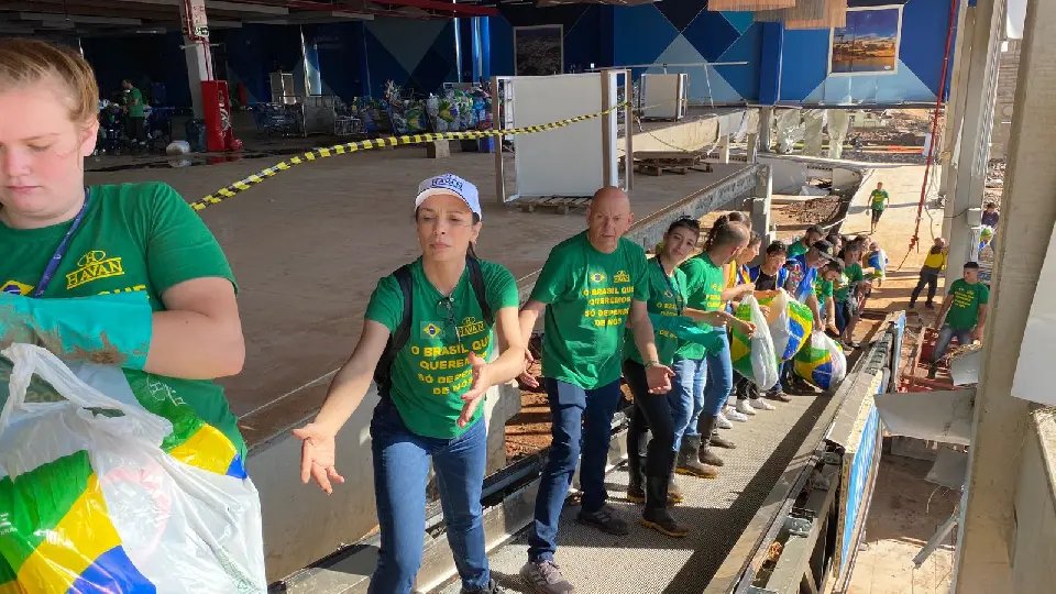 Hang entrega produtos salvos ao Lions de Lajeado