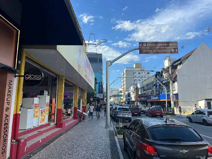 Estado teria instalado placa sem avisar a Prefeitura