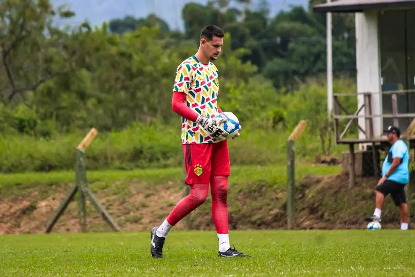 Brusque tenta espantar baixo astral após a goleada