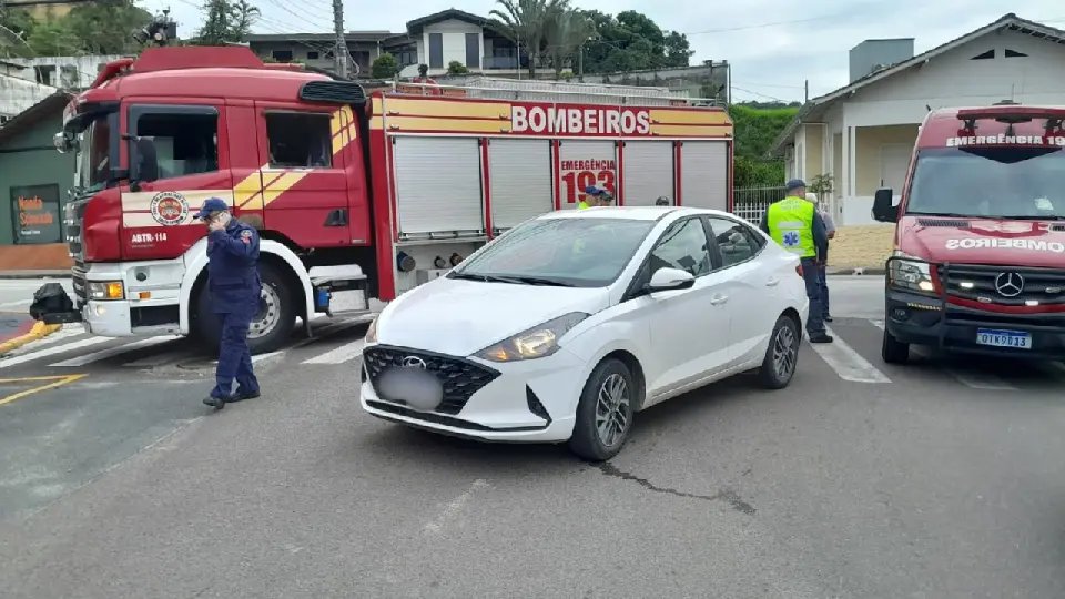 Mulher fica ferida após atropelamento em Brusque