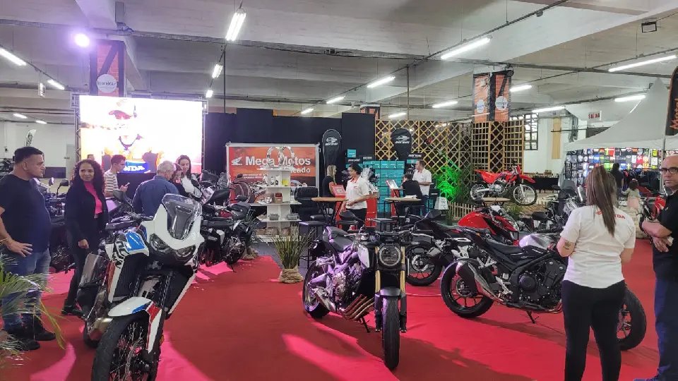 Mega Motos sorteia saltos de bungee jump no pavilhão da Fenarreco