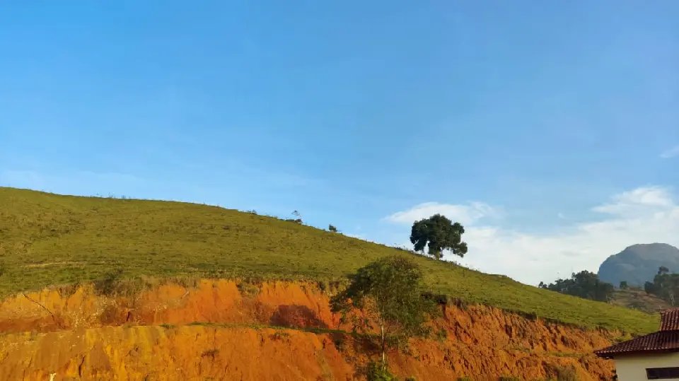 Homem fica ferido após queda de parapente em Canelinha
