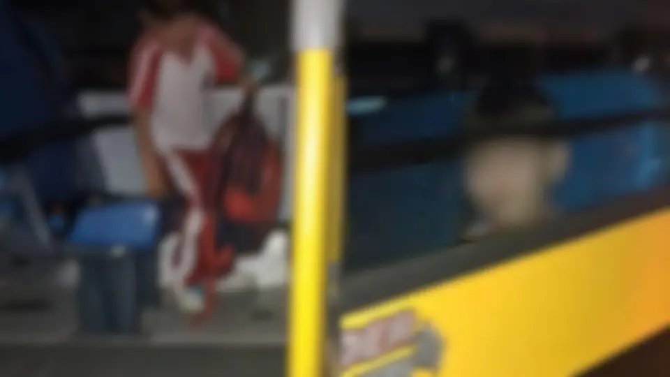 Servidores são demitidos por deixar criança no ônibus 