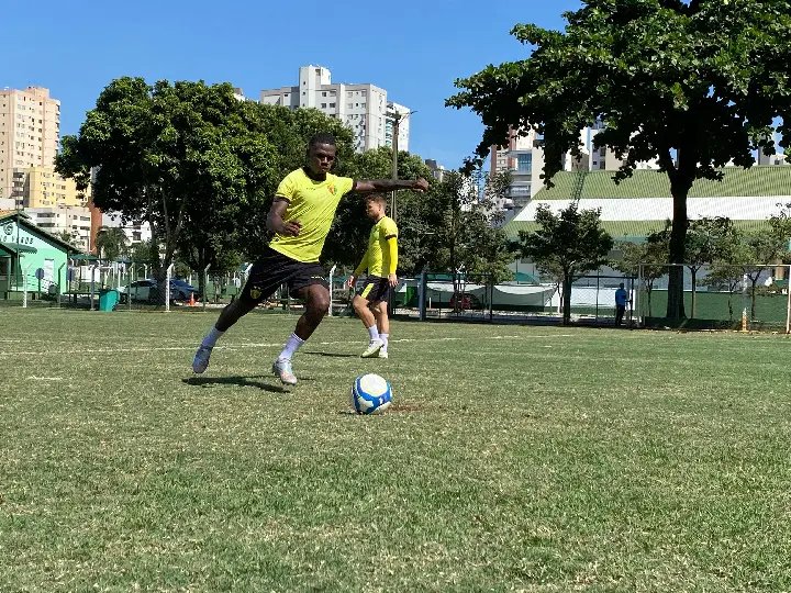 Confira a provável escalação do Brusque x Vila Nova