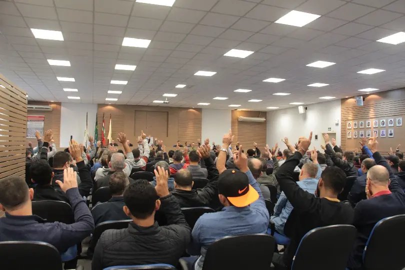 Trabalhadores têxteis aceitam proposta e encerram negociação 