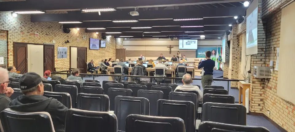 Criação de secretaria com nome em inglês chama atenção