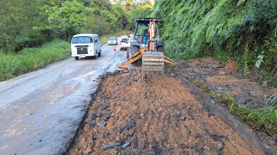 Obras são reiniciadas em via do Limeira