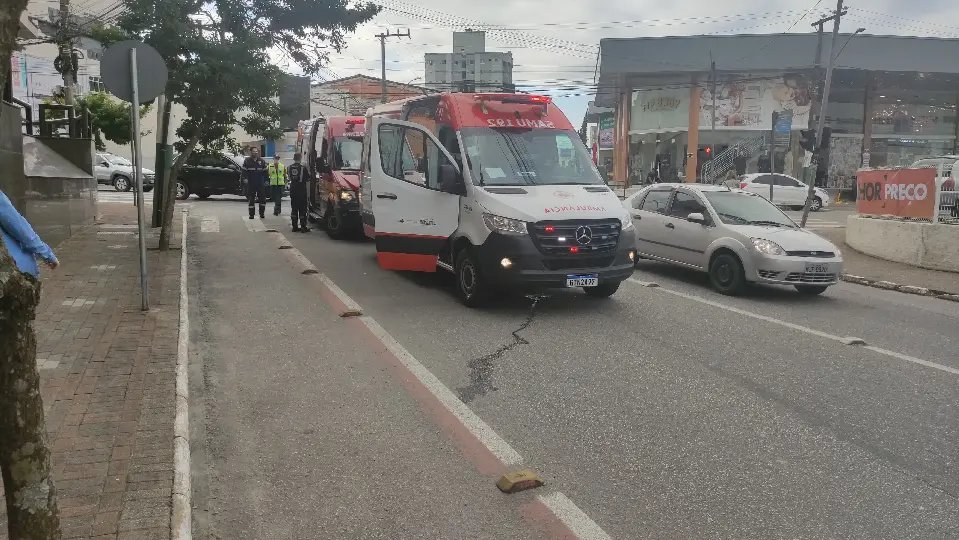 Socorristas do SAMU e dos bombeiros são acionados no Centro