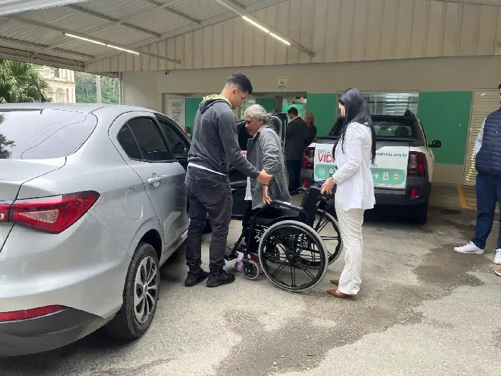 Uber da Saúde: primeiro paciente utiliza o transporte particular