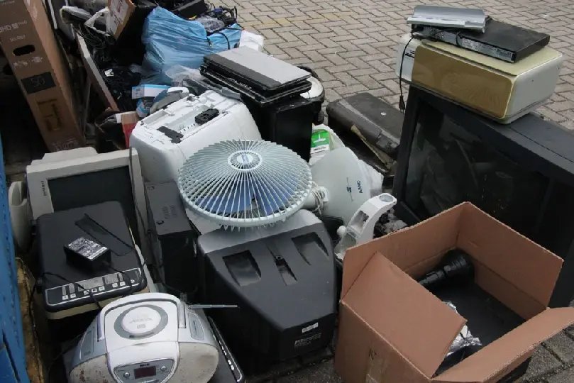 Dia D Ecoponto recolhe 1,2 tonelada de lixo eletrônico