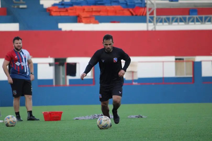 Invicto, Carlos Renaux enfrenta o Tubarão neste domingo